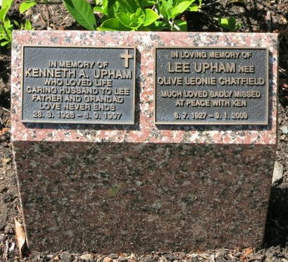CHATFIELD Olive Leonie 1927-2009 grave.jpg